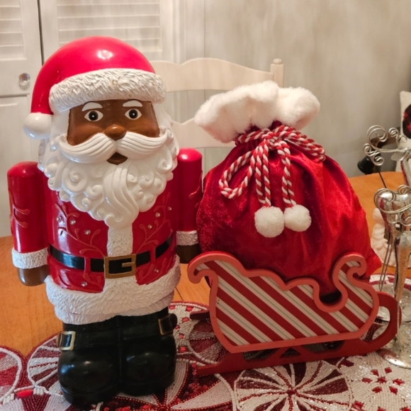 New With Tags Resin Santa Claus Statue - Picture 2 of 3